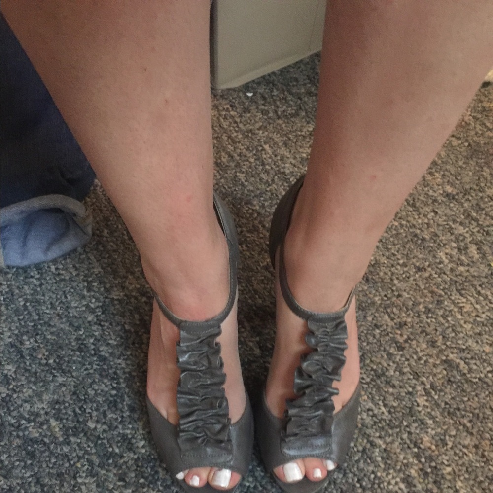 Xhilaration heels never worn
